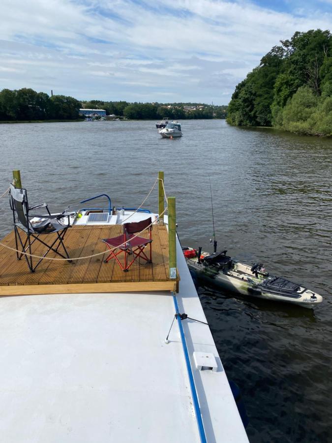 Zouw Hausboat Zakotven -Pouze Ubytovani Roudnice nad Labem Ngoại thất bức ảnh