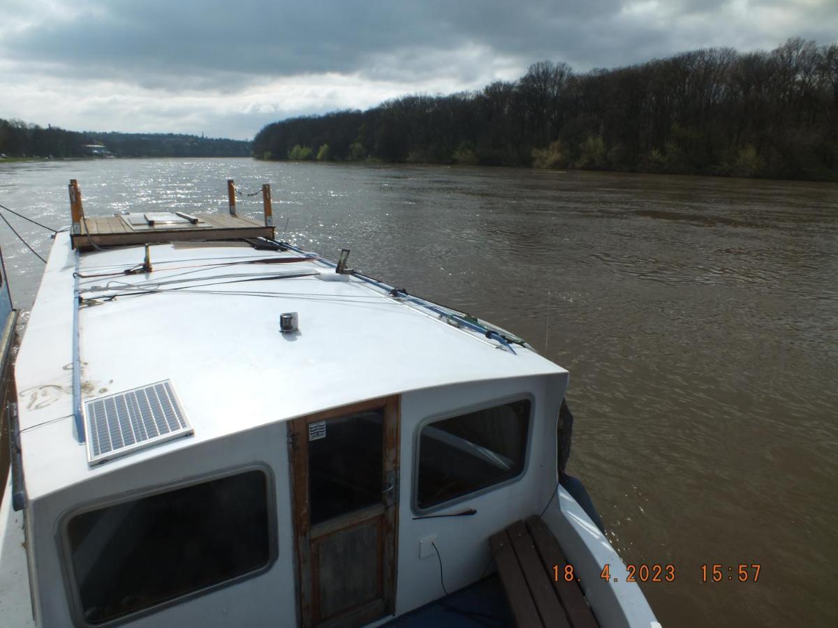 Zouw Hausboat Zakotven -Pouze Ubytovani Roudnice nad Labem Ngoại thất bức ảnh