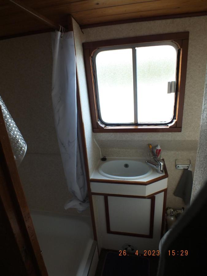 Zouw Hausboat Zakotven -Pouze Ubytovani Roudnice nad Labem Ngoại thất bức ảnh