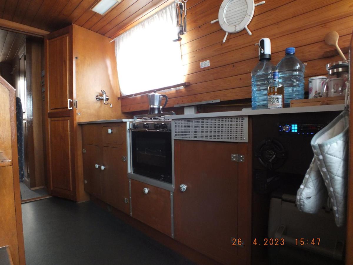 Zouw Hausboat Zakotven -Pouze Ubytovani Roudnice nad Labem Ngoại thất bức ảnh