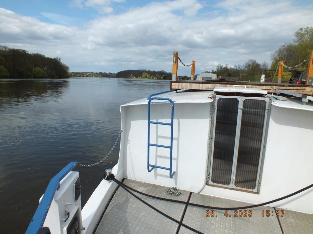 Zouw Hausboat Zakotven -Pouze Ubytovani Roudnice nad Labem Ngoại thất bức ảnh