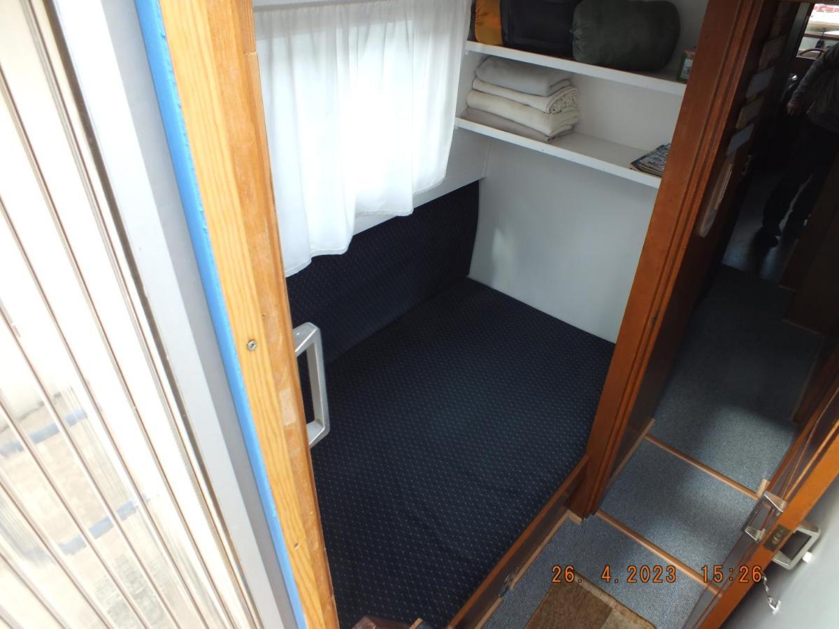 Zouw Hausboat Zakotven -Pouze Ubytovani Roudnice nad Labem Ngoại thất bức ảnh